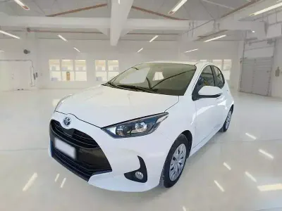 Usata Toyota Yaris Hybrid Business Edition 92 CV (67 kW) 2024 Berlina