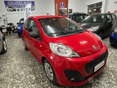 Gebraucht Peugeot 107 68 PS (50 kW) 2012 Rot Kleinwagen