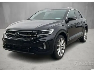 Usata VW T-Roc R-line 150 CV (110 kW) 2025 Deep black perlato SUV