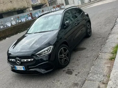 Usata Mercedes GLA200 163 CV (119 kW) 2020 Nero SUV