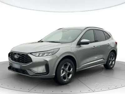 Usata Ford Kuga ST-Line 151 CV (111 kW) 2024 Grigio daytona SUV