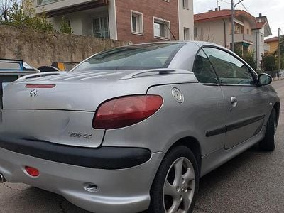 Begagnad Peugeot 206 CC 109 HK (80 kW) 2001 Grå Cab