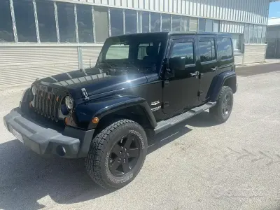 Usata Jeep Wrangler Sahara 200 CV (147 kW) 2012 Nero SUV