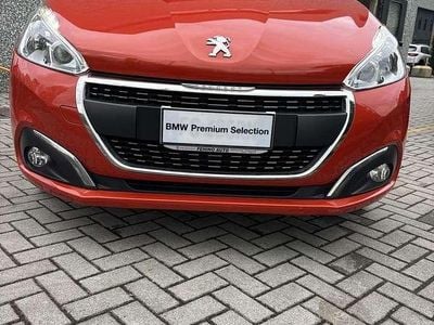 Usata Peugeot 208 Active 75 CV (55 kW) 2016 Arancione Utilitaria