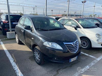 Usata Lancia Ypsilon Silver 85 CV (62 kW) 2013 Nero Utilitaria