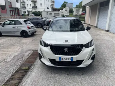 Usata Peugeot 2008 GT-line 131 CV (96 kW) 2020 SUV