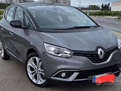 Usata Renault Scénic IV Business 110 CV (80 kW) 2018 Grigio Monovolume
