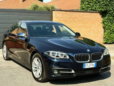 Usata BMW 520 Comfort Edition 190 CV (139 kW) 2015 Blu/azzurro Berlina