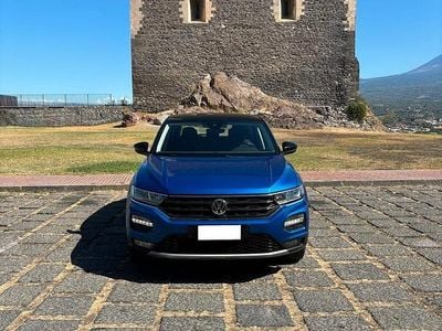 Usata VW T-Roc Style 116 CV (85 kW) 2019 Blu SUV