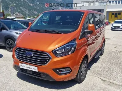 Usata Ford Tourneo Custom 185 CV (136 kW) 2022 Arancione Furgone