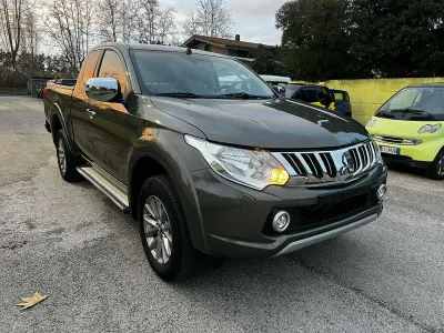 Usata Mitsubishi L200 181 CV (133 kW) 2018 Grigio Pick-up