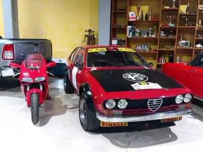 Begagnad Alfa Romeo Alfetta 1977 Svart Sportkupé