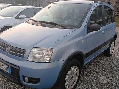 Usata Fiat Panda 4x4 Climbing 59 CV (43 kW) 2008 Blu Utilitaria