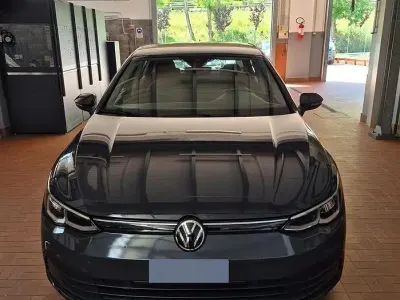 Usata VW Golf VIII 150 CV (110 kW) 2021 Berlina