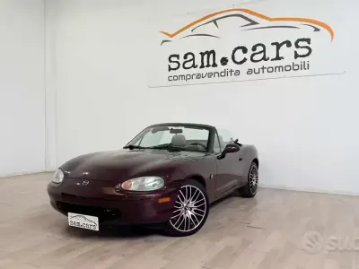 Usata Mazda MX5 110 CV (80 kW) 2000 Bordeaux Cabrio
