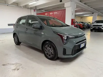 Usata Kia Picanto Urban 63 CV (46 kW) 2024 Verde Utilitaria