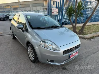 Usata Fiat Grande Punto 65 CV (47 kW) 2008 Grigio Utilitaria