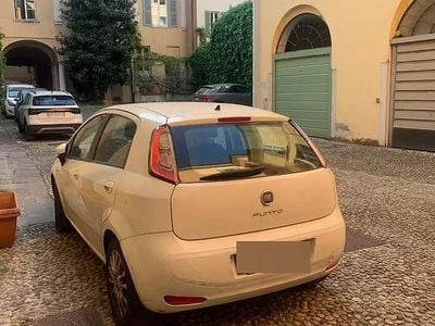 Usata Fiat Grande Punto 77 CV (56 kW) 2013 Bianco Utilitaria