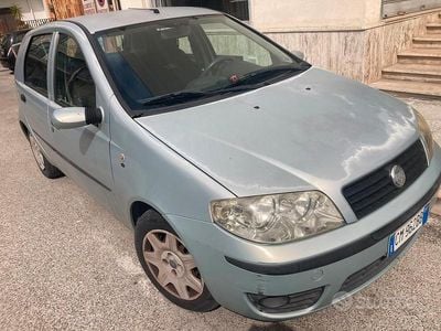 Usata Fiat Punto 69 CV (50 kW) 2006 Grigio Utilitaria