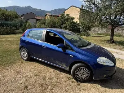 Usata Fiat Grande Punto 65 CV (47 kW) 2008 Bluazzurro Utilitaria
