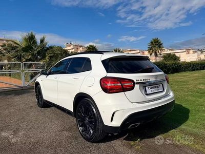 Usata Mercedes GLA200 136 CV (100 kW) 2020 Bianco SUV