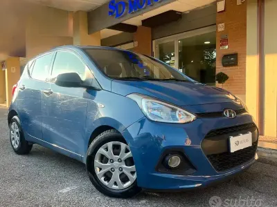 Usata Hyundai i10 Comfort 67 CV (49 kW) 2015 Blu/azzurro Utilitaria