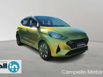 Nuova Hyundai i10 63 CV (46 kW) 2025 Giallo tetto nero Utilitaria