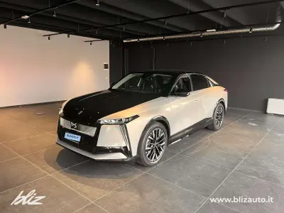 Nuova DS Automobiles N°8 2026 Grigio cristallo SUV