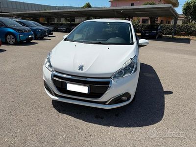 Bianco Usata 2016 Peugeot 208 Active Utilitaria | 8990 € (Cara)