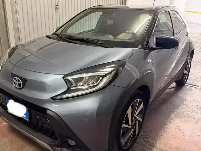 Usata Toyota Aygo X 72 CV (52 kW) 2024 Blu SUV