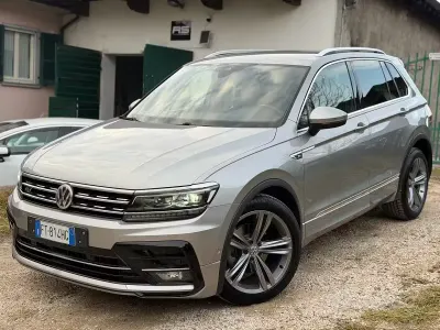 Usata VW Tiguan R-line 150 CV (110 kW) 2019 Grigio SUV