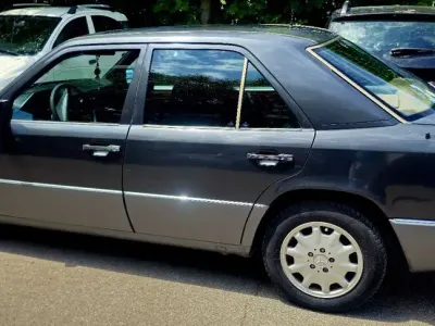 Usata Mercedes E200 122 CV (89 kW) 1990 Berlina