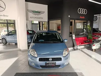 Usata Fiat Grande Punto Dynamic 65 CV (47 kW) 2006 Blu Utilitaria