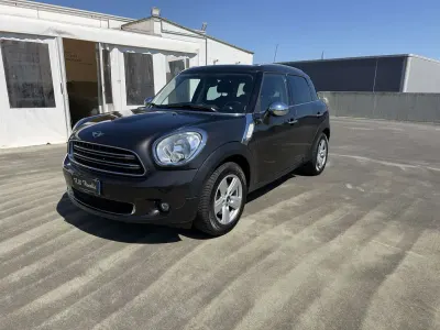 Usata Mini One D Countryman Business 90 CV (66 kW) 2016 Marrone SUV
