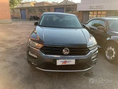 Usata VW T-Roc Style 116 CV (85 kW) 2018 Grigio SUV