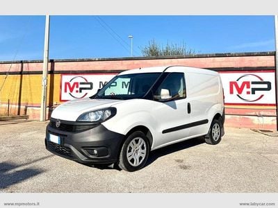 Usata Fiat Doblò Lounge 105 CV (77 kW) 2021 Bianco Monovolume