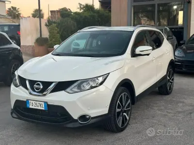 Usata Nissan Qashqai Tekna 131 CV (96 kW) 2015 Bianco SUV
