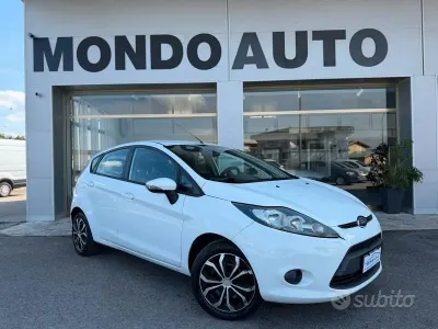 Occasion Ford Fiesta Titanium 82 ch (60 kW) 2011 Blanc Berline