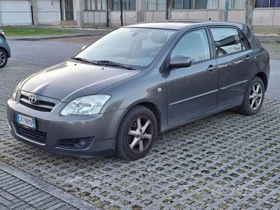 Usata Toyota Corolla 110 CV (80 kW) 2005 Grigio Berlina