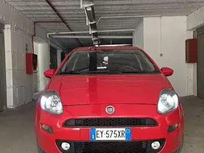 Usata Fiat Punto Evo Dynamic 69 CV (50 kW) 2015 Utilitaria