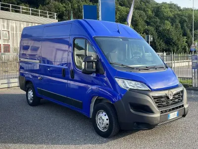 Usata Opel Movano 140 CV (102 kW) 2022 Blu/azzurro Furgone
