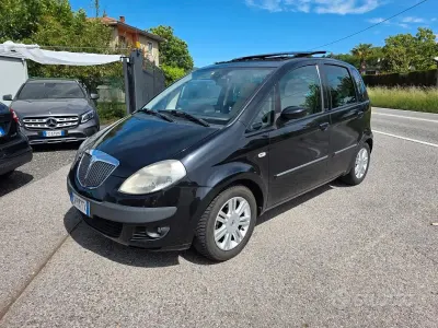 Gebraucht Lancia Musa 95 PS (69 kW) 2005 Schwarz Van / Kleinbus