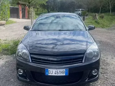 Usata Opel Astra OPC 240 CV (176 kW) 2007 Nero Berlina