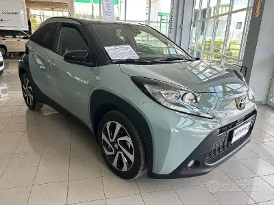 Usata Toyota Aygo X Trend 72 CV (52 kW) 2024 Cardamom green bitone SUV