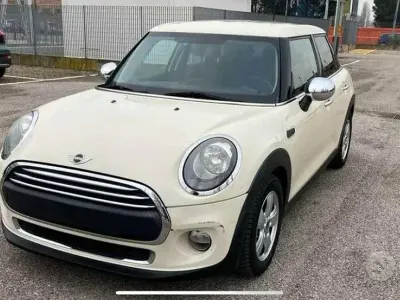 Usata Mini One D 95 CV (69 kW) 2016 Beige Utilitaria