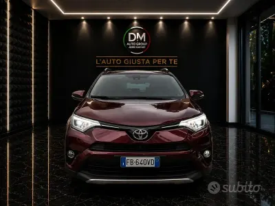 Usata Toyota RAV4 Lounge 143 CV (105 kW) 2015 Rosso SUV