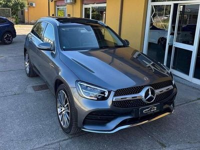 Usata Mercedes GLC200 Premium 163 CV (119 kW) 2019 Grigio montagna SUV