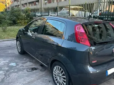 Usata Fiat Grande Punto 90 CV (66 kW) 2017 Grigio Utilitaria