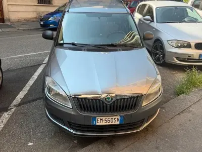 Usata Skoda Roomster 95 CV (69 kW) 2013 Grigio Monovolume