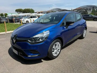 Usata Renault Clio IV Intens 75 CV (55 kW) 2019 Blu/azzurro Berlina